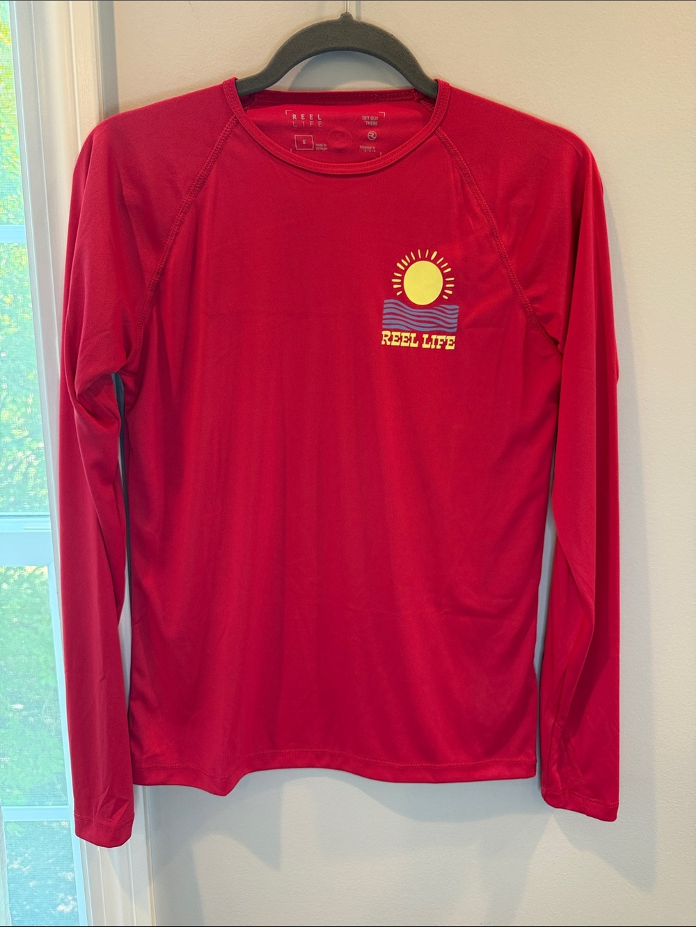 Reel Life Sun & Waves Long Sleeve Tee - Bright Redish pink small rashguard